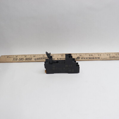 Omron Socket DIN Rail/Surface Mounting 8-Pin Screw Terminals