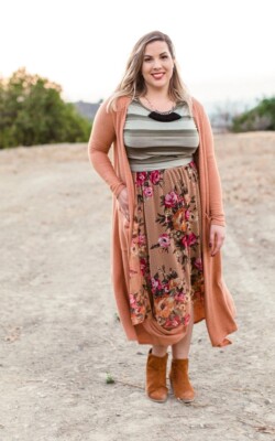 Jupe Dentelle Lularoe Lola Neuve Avec étiquette - Taille XXS (2XS), Couleur Crème/multicolore