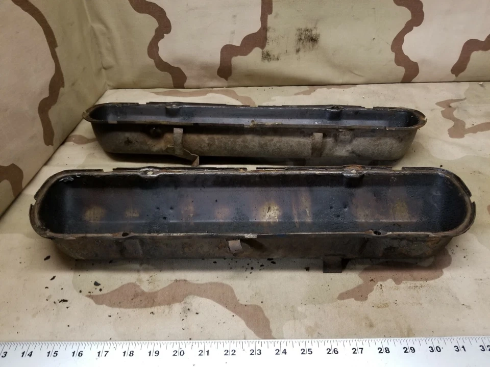 Cadillac Fleetwood Brougham 1966 cubiertas de válvula 429 CI OEM Script Caddy Foto 4 de 4