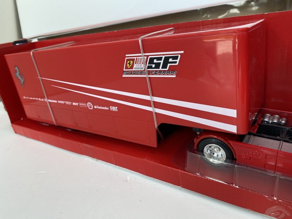 NewRay 15763 1:43 Iveco Stralis Scuderia Ferrari F-1 Transporter