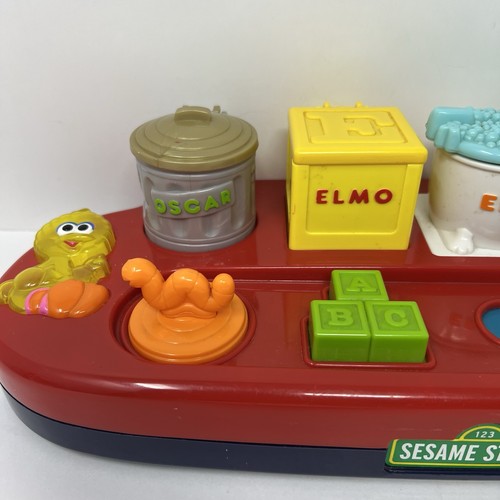 Juguete musical parlante emergente de Plaza Sésamo Elmo Cookie Monster Ernie Oscar - Imagen 2 de 13