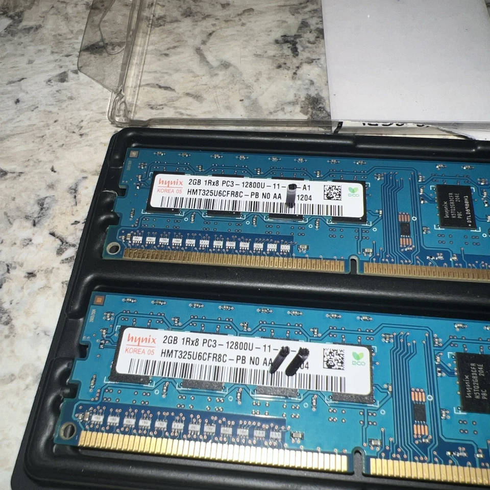 (2x) Hynix RAM HMT325U6CFR8C-PB 2GB 1Rx8 PC3-12800U-11-12-A1 Ram Stick - Image 2 of 2