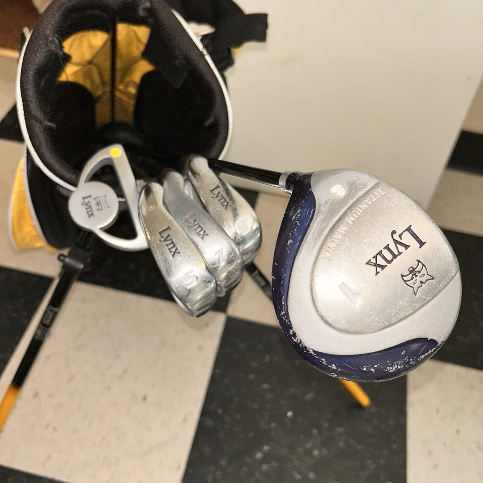 Lynx Jr Golf Club Set LH 5, 7, 9 Iron Titanium Matrix 1 Driver Jr Putter Bag - Image 3 of 4