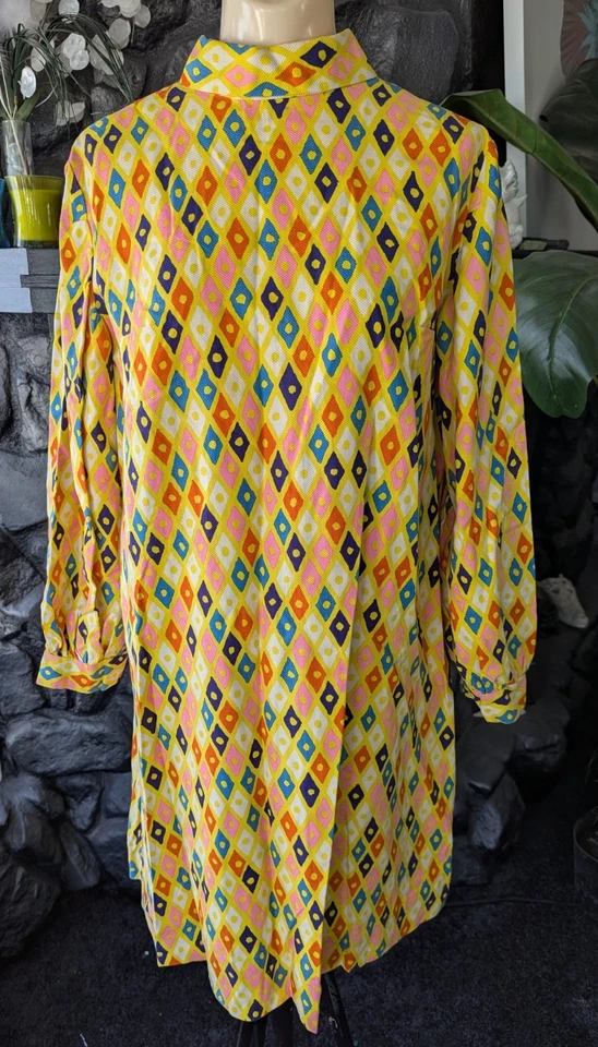 Vestido De Colección Años 60 70 Amarillo Mod Columpio Hecho a Mano Cuello Lazo Mini Hippie L/XL Abstracto Foto 2 de 4