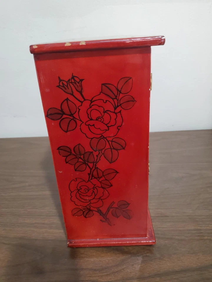 Caixa de joias de laca vermelha chinesa com cortiça Diorama Sense, Crain's - Imagem 2 de 4