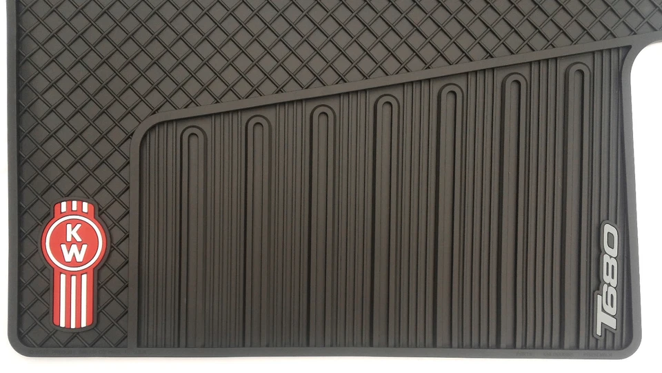 Alfombrillas de goma negras Kenworth T680 OEM con logotipo para 2013-2020 - 2 piezas para todo tipo de clima Foto 2 de 2