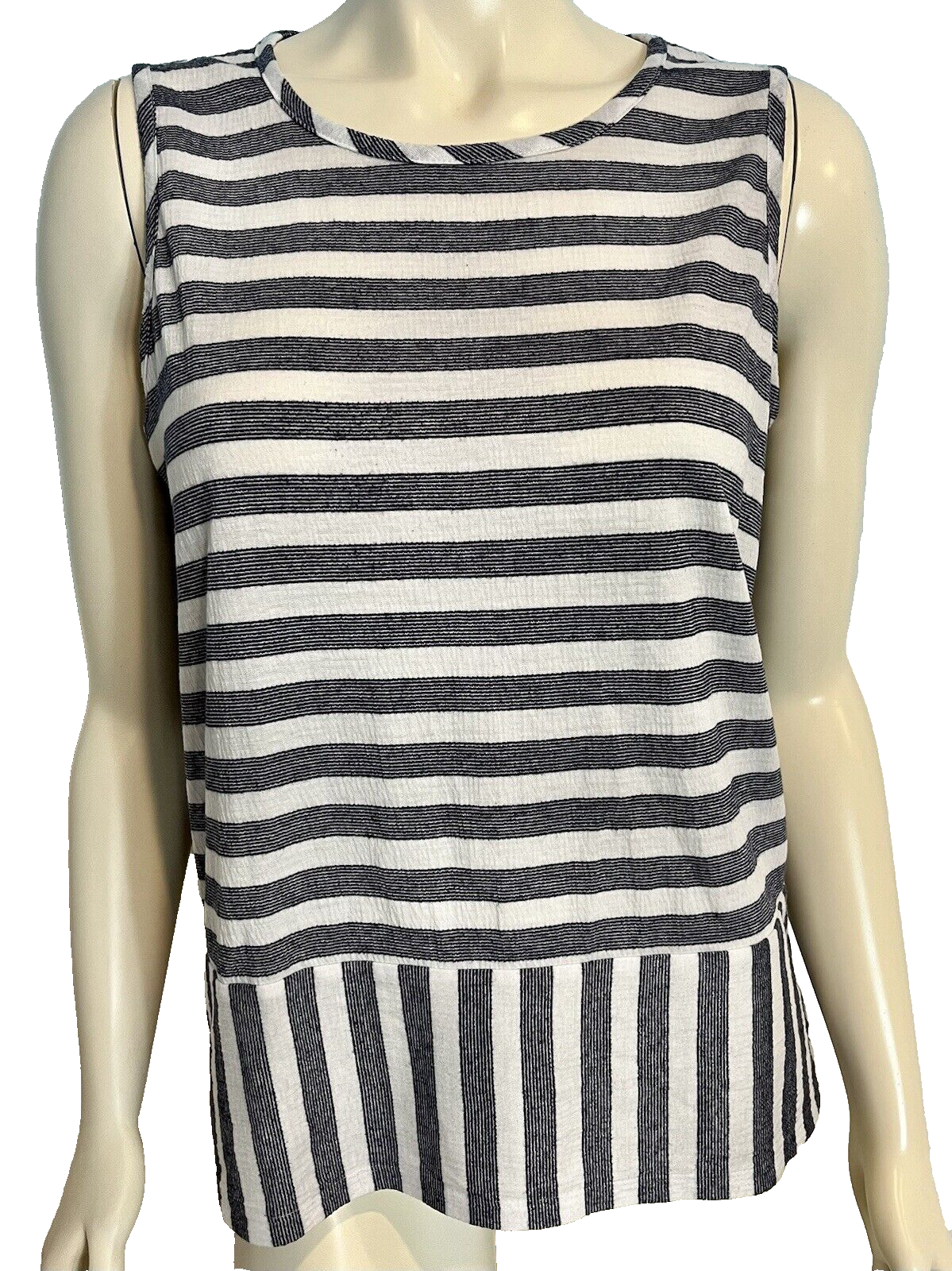Jones New York Signature Blue and White Striped Sleeveless Knit Top Size M
