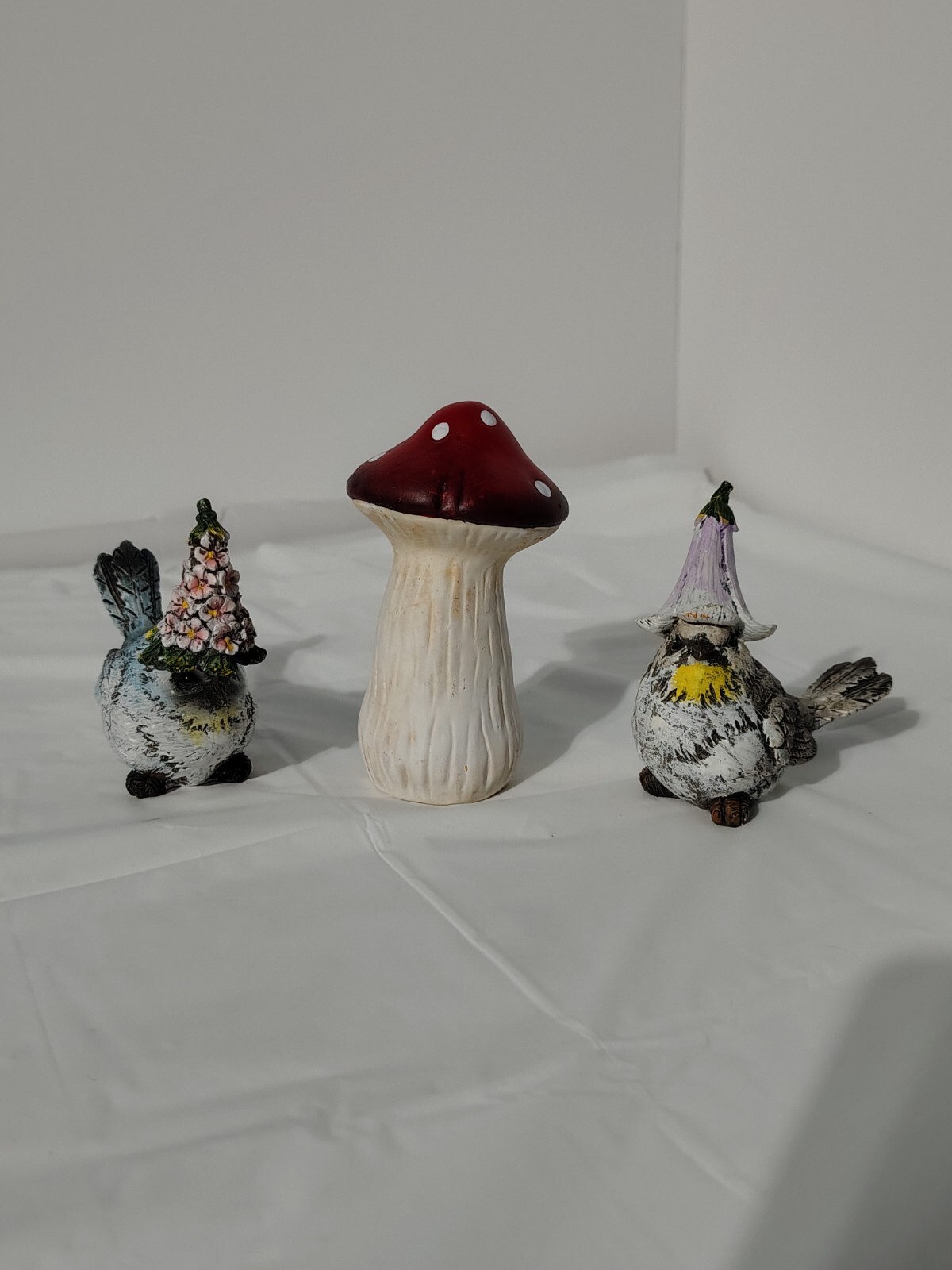 2 Miniature Birds Standing beside A Mushroom Ceramic Figurine Statue Home Garden