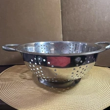 Medium Stainless Steel Kitchen Strainer w/ Handles Silver Round Colander  L@@K