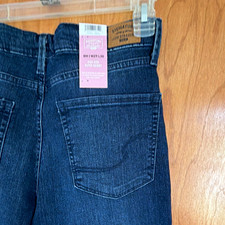 Signature Gold by Levi Strauss  Co. Women  s High Rise Skinny Jeans Dark Wash 8