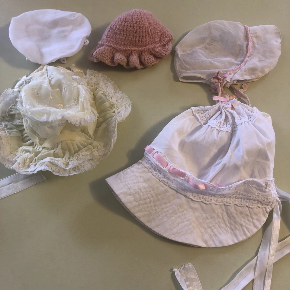 Sombreros gorros vintage surtidos para muñeca bebé Foto 2 de 4