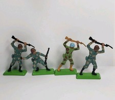 Vintage Lot of 4 Britains LTD Detail Camo Soldiers 1971 Figures Mounted D302 