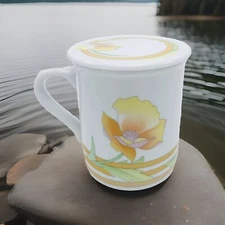 The Tuscany Collection Botanical Lidded Coffee Tea Mug Made in Japan