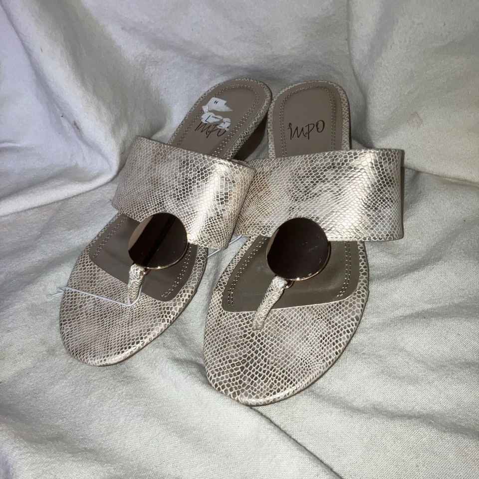 🔥 Impo Womens Thong Low Heel Gold Shimmer Sandal Size 5.5 🔥 New - Image 2 of 4