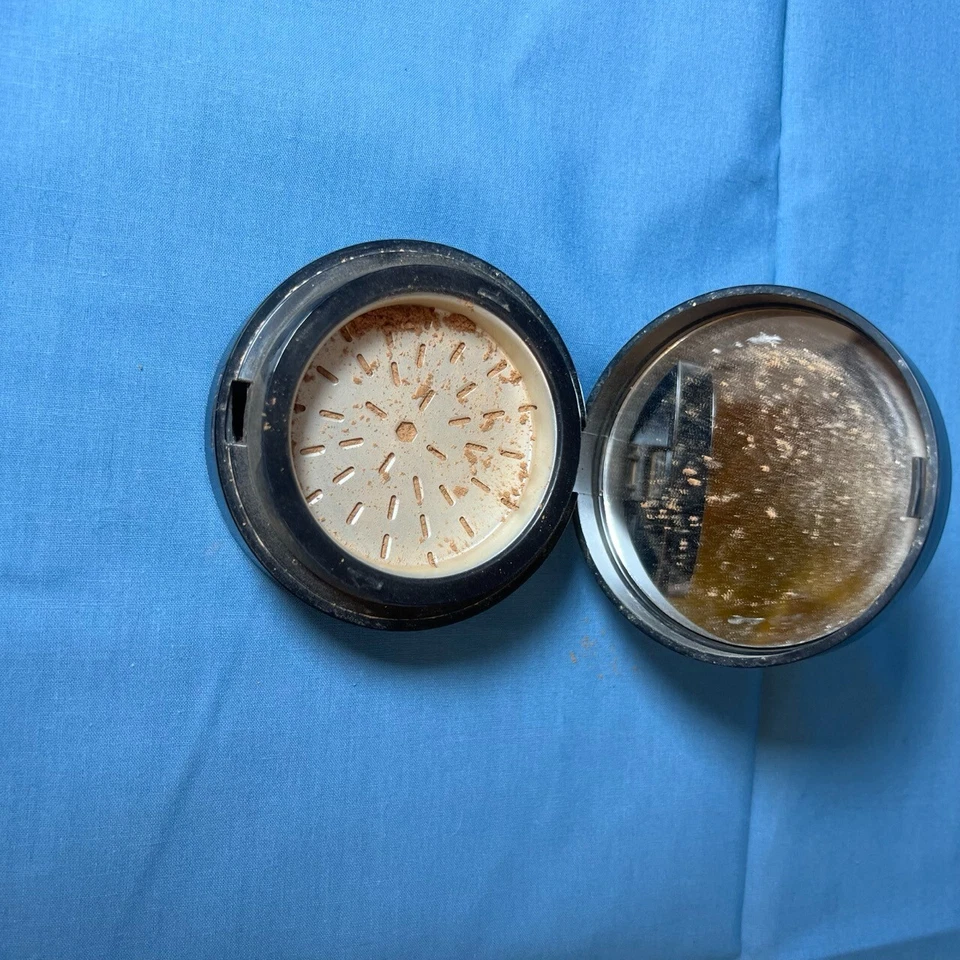 SMASHBOX Halo Hydrating Perfecting Powder 0.5 Oz Full Size Dark - Image 4 of 4