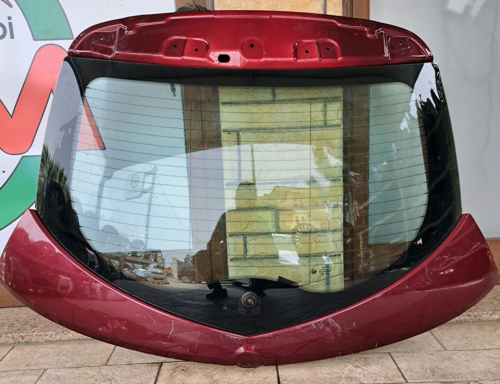 Foto 1 di 6