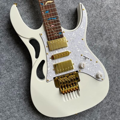 new pattern. Pure white popular electric guitar, small chili style, gold accesso