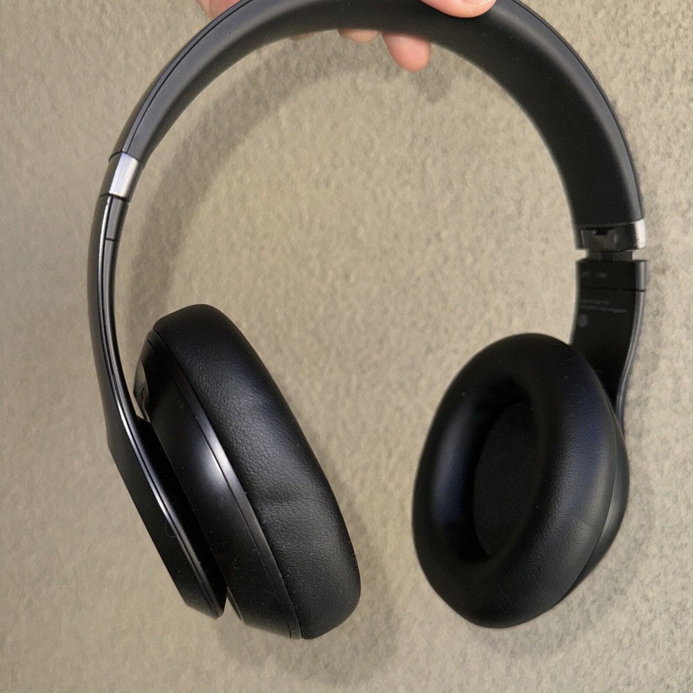 Beats by Dr. Dre Studio Pro Wireless Bluetooth Headphones - Black MQTP3LL/A