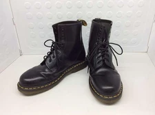 DR.MARTENS 8 hole boots