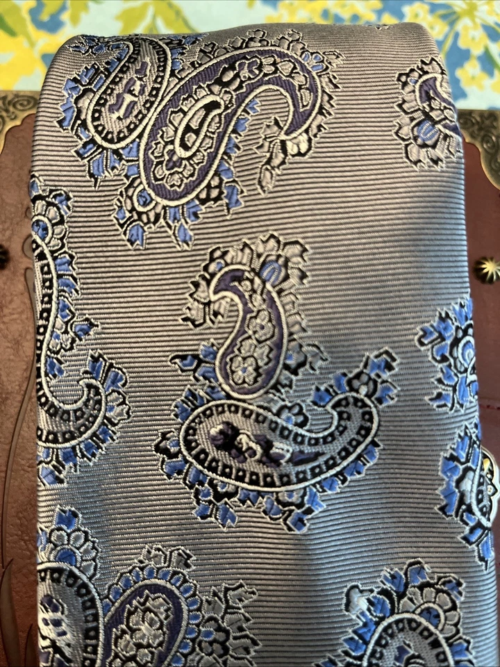 Colección de firmas JOS.A.BANK. CORBATA SEDA 58X3,5" ANCHO Plata Paisley Foto 4 de 4