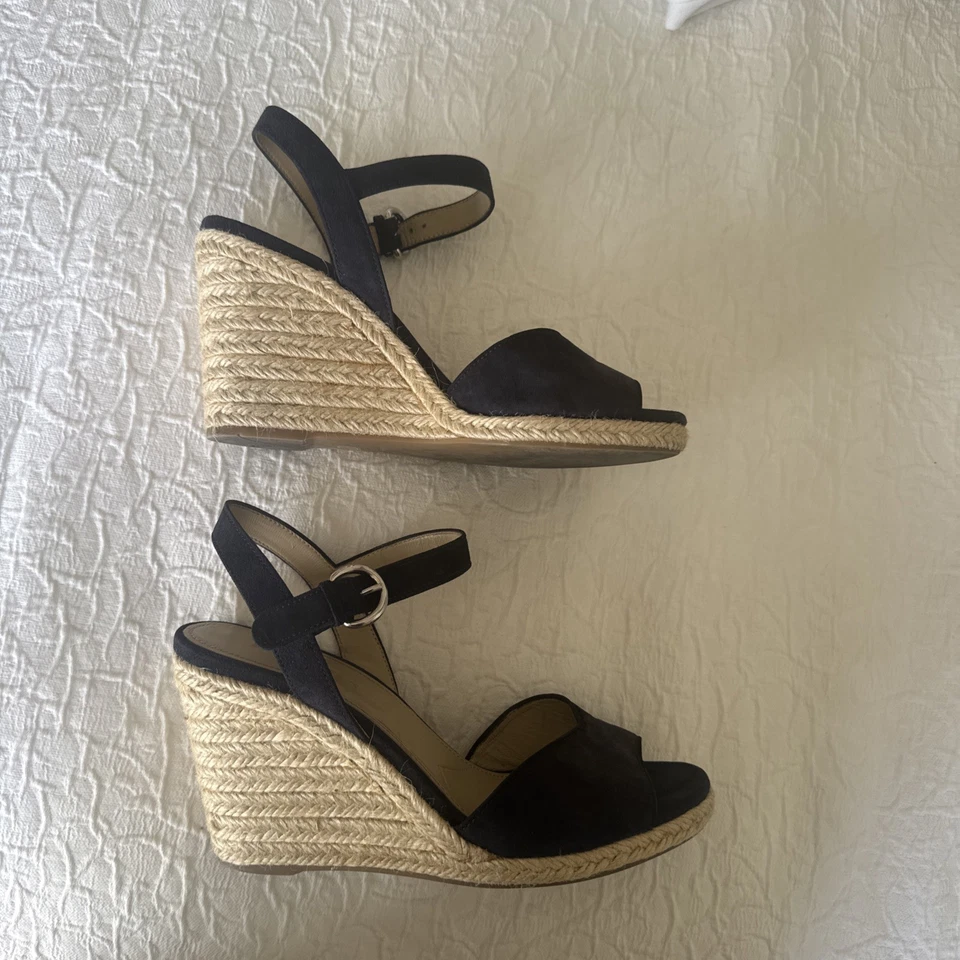 Sandalias Prada de gamuza azul marino con cuña punta abierta, talla 7,5 / 37,5 - EXCELENTE estado Foto 4 de 4