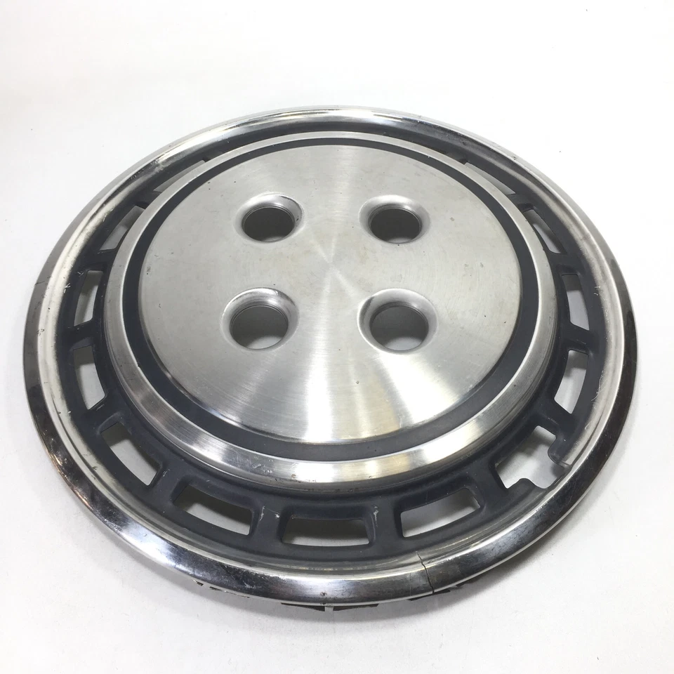 Tapacubos central cubierta de rueda vintage 13” para Isuzu Gemini PF60 PF50 OEM usado Foto 4 de 4