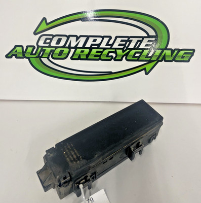 2004-06 Dodge Durango Engine Fuse Box 4.7l Tow Package
