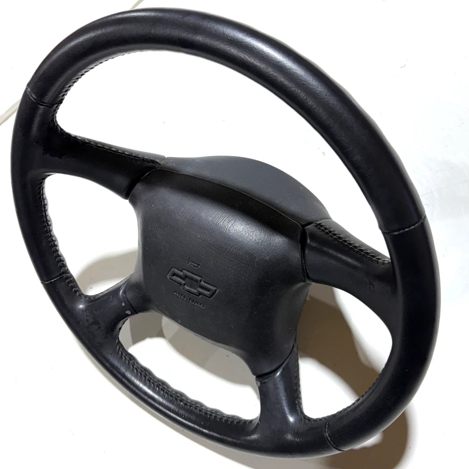 1999-2004 Chevy Silverado (GMC Sierra) steering wheel w/horn pad - Image 4 of 4