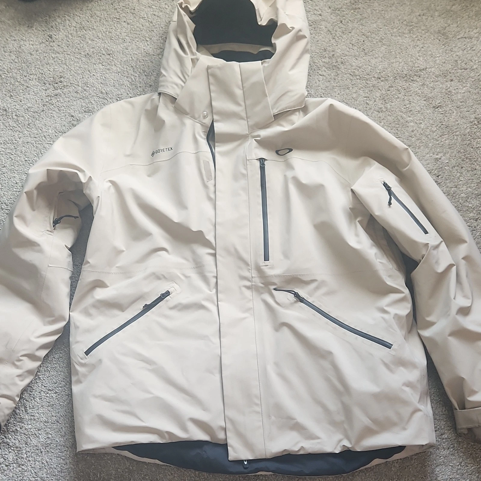 Oakley Men's XL Beige Men's Unbound Gore-Tex Shell Jacket Snow Boarding Jacket