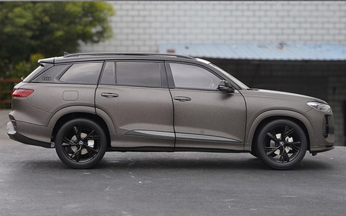 1/18 Maßstab Audi Q6 2022 SUV braun Druckguss Auto Modell Spielzeug Sammlung Geschenk Neu im Karton NEU - Bild 5 von 7