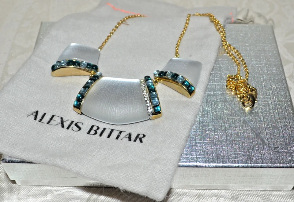 ¡Nuevo! $295 Alexis Bittar Lucite Cristal 3 Partes Cabujón Babero Collar Plata Blanco Foto 3 de 4