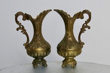 GARNITURE CHEMINEE, 2 pichets aiguières régule, regule doré, objet décoratif .