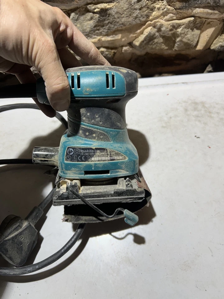 Makita BO4555 Palm Sander 240V - Working - Image 2 of 4