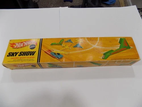 Hot Wheels - VINTAGE BOXED SKYSHOW SET - NO CARS