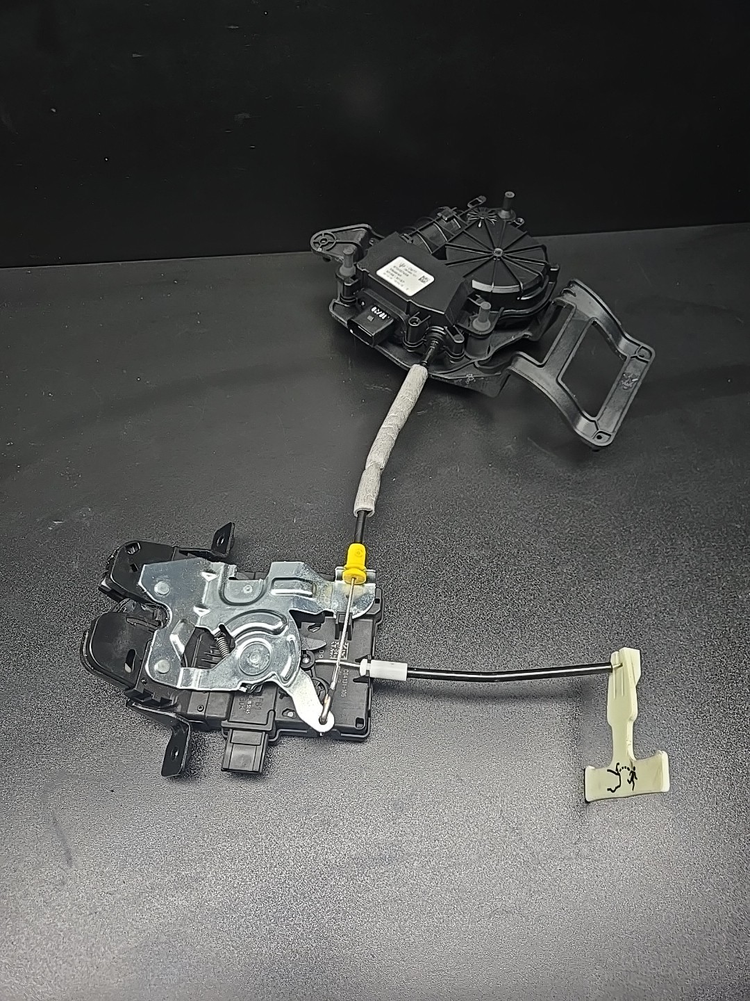 14-21 MASERATI GHIBLI - REAR TRUNK LID LOCK LATCH ACTUATOR OEM