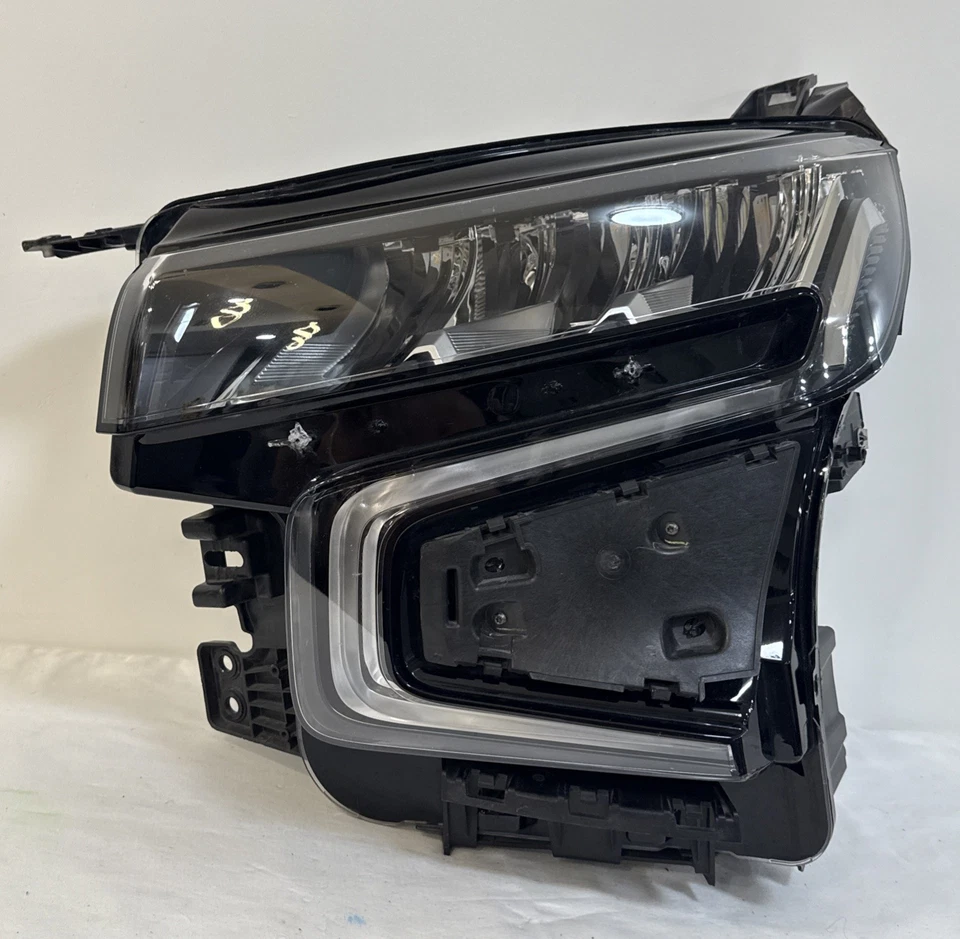 Faro LED lado del conductor izquierdo Chevrolet Tahoe Suburban 2021-2024 OEM completo LED Foto 2 de 4