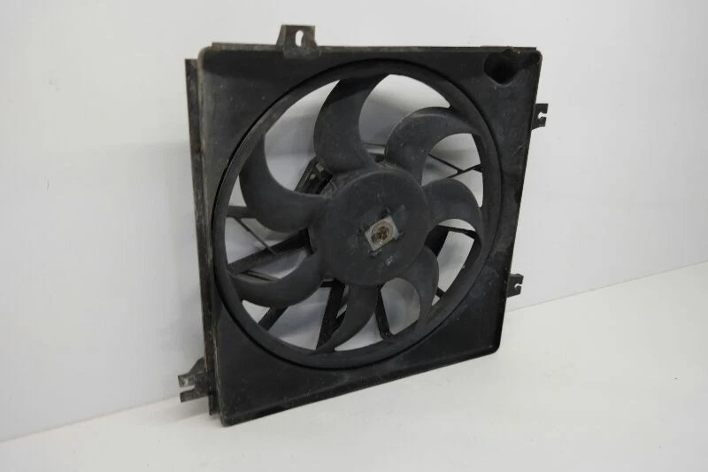 00 01 02 03 04 VENTILADOR RADIADOR KIA SPECTRA VENTILADOR MOTOR ASSM CONDENSADOR Foto 2 de 4