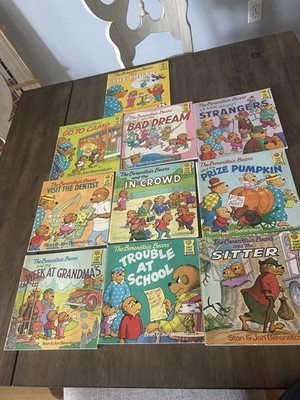 Lot Of 10 Bernstain Bears Vintage Books