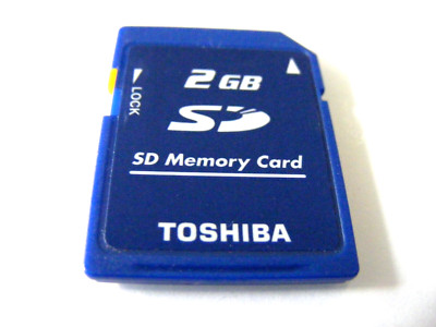 . . 2GB Secure Digital Card ( 2 GB SD Karte ) TOSHIBA gebraucht . .