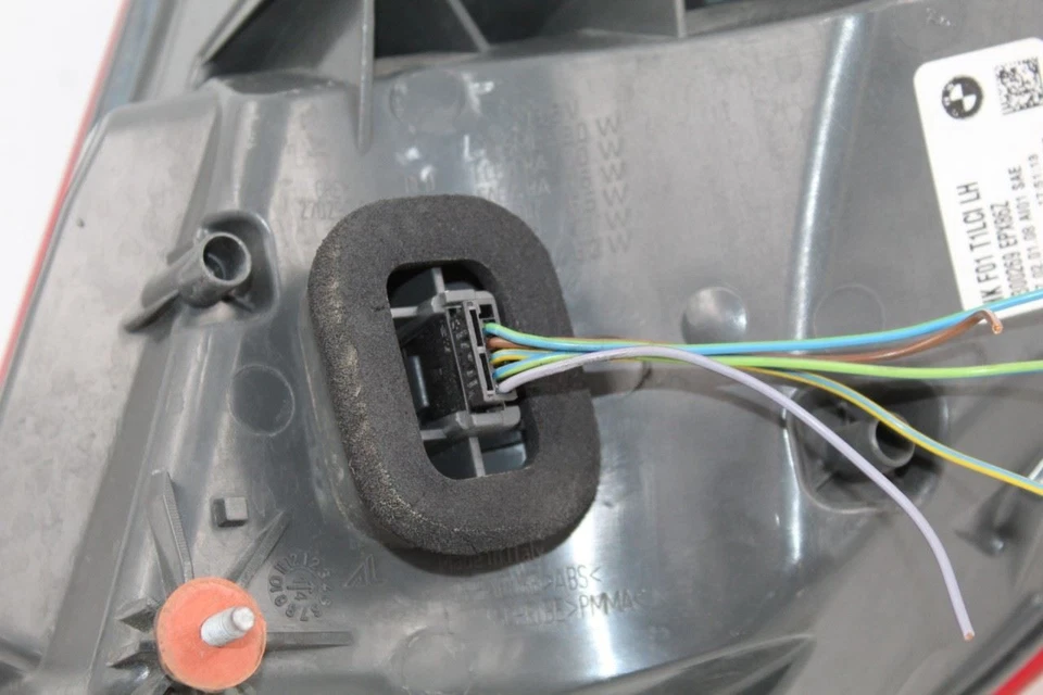 Cuarto de luz trasera izquierda del conductor montado en panel BMW 740i 2013-2015 OEM #36644 Foto 3 de 4