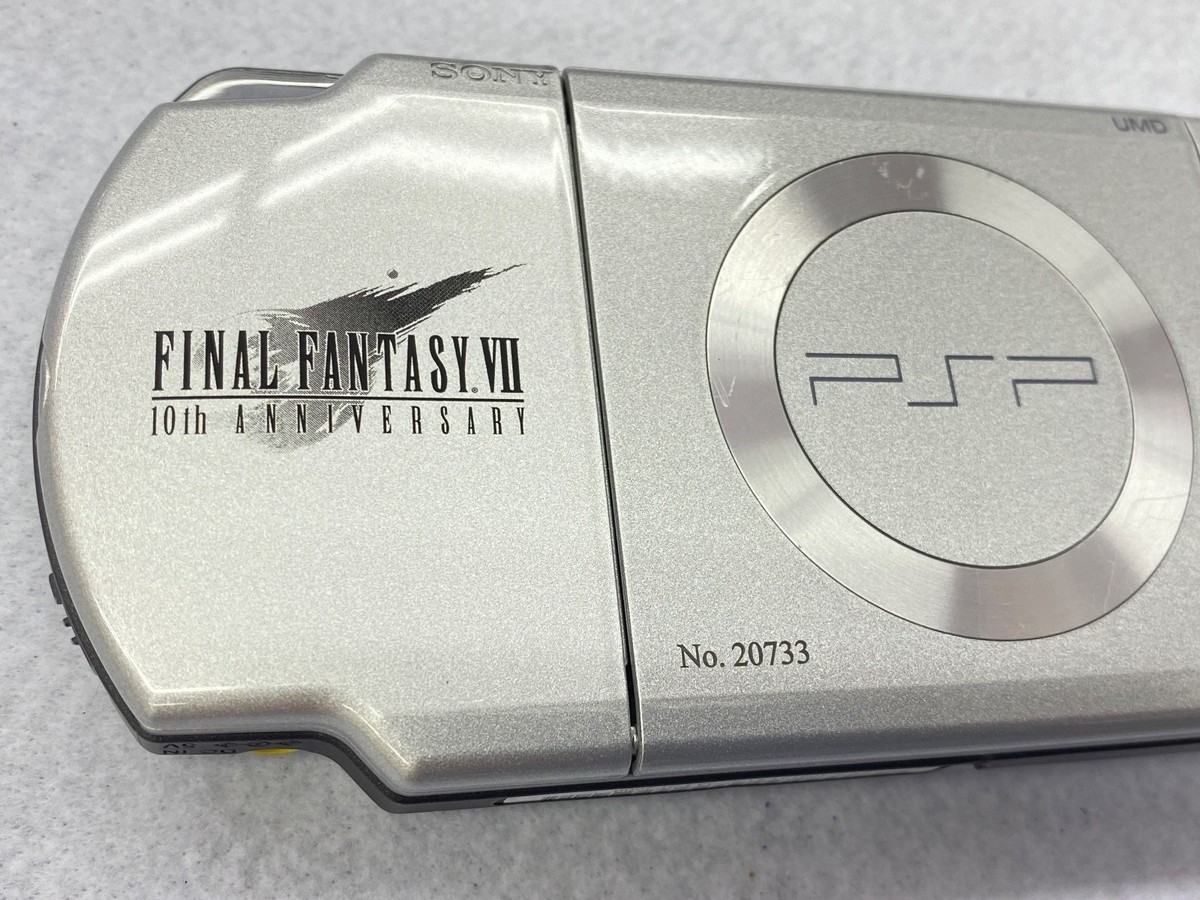 スクウェア・エニックス PlayStationPortable FF7 10T… Sony PlayStation Portable 2000 Console (Crisis Core Final