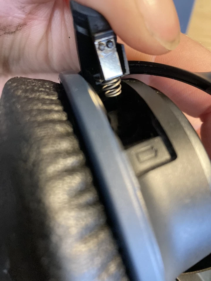 Bose QuietComfort 25 QC25 Wired Noise Cancelling Headphones Needs Foam - Image 4 of 4