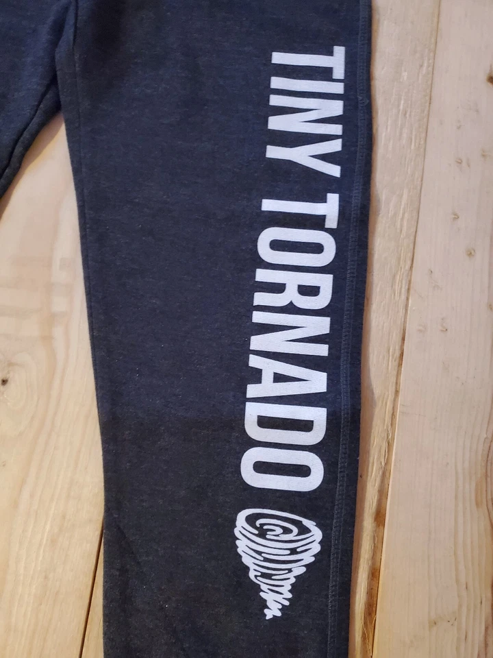 * Pantalones deportivos jóvenes pequeños tornado gris oscuro pequeños 4/5 Foto 4 de 4