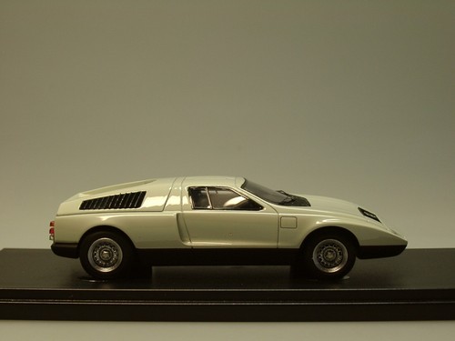 AutoCult/ Masterpiece Mercedes-Benz C 111, weiss - 1:43 - Picture 3 of 7