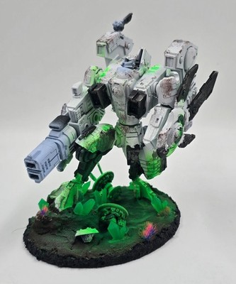 Tau XV104 Riptide Battlesuit Warhammer 40K  6th Edition -2013-   good painted