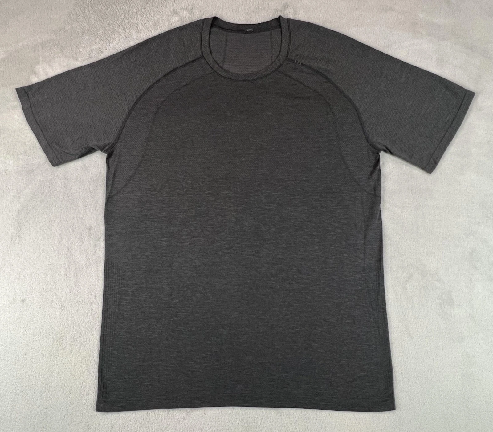 Lululemon Shirt Mens XL Gray Athletic Performance Lightweight Tee