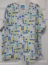 Scrub HQ Women's White Floral Print Scrub Top Size XL V-Neck Cotton Blend