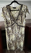 Tahari Arthur S Levine Dress Olive Green Paisley Cap Sleeve Boho V-Neck Stretch￼