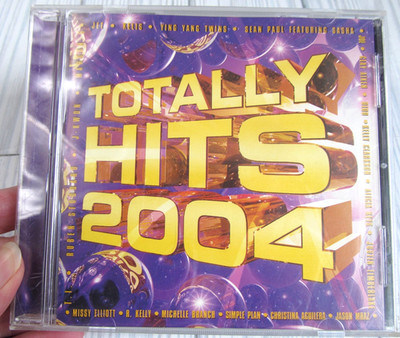 Totally Hits 2004 Audio CD Assorted Artists Jet Maroon 5 Kelis Kelly Clarkson K