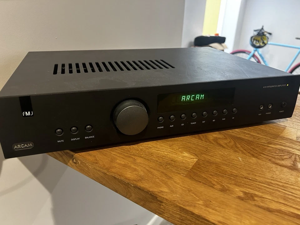 Arcam FMJ A19 Integrated Amplifier with Remote, Power Cord, and Manuals - Image 1 of 4